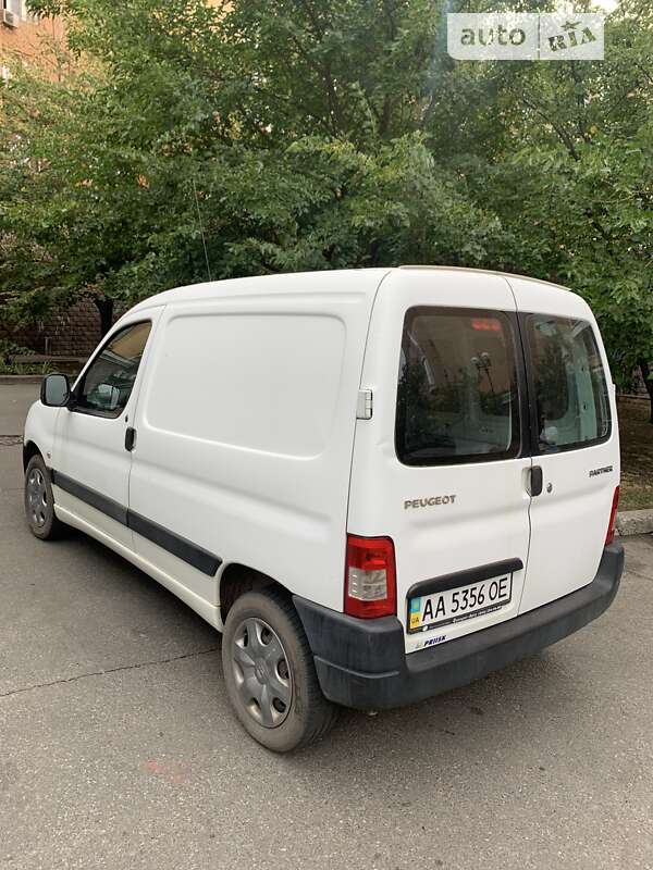 Вантажний фургон Peugeot Partner 2006 в Києві