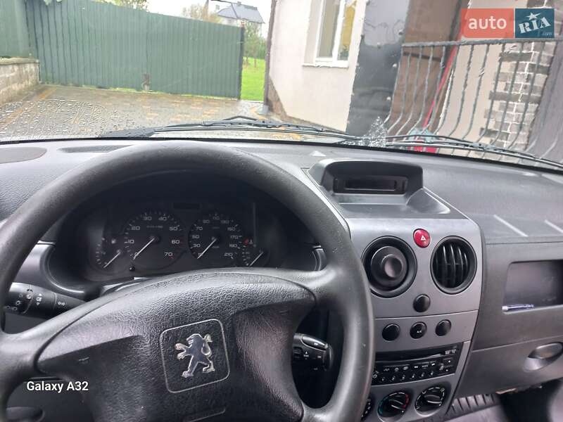 Минивэн Peugeot Partner 2005 в Самборе