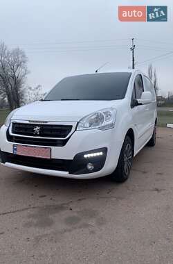 Грузовой фургон Peugeot Partner 2017 в Новоархангельске