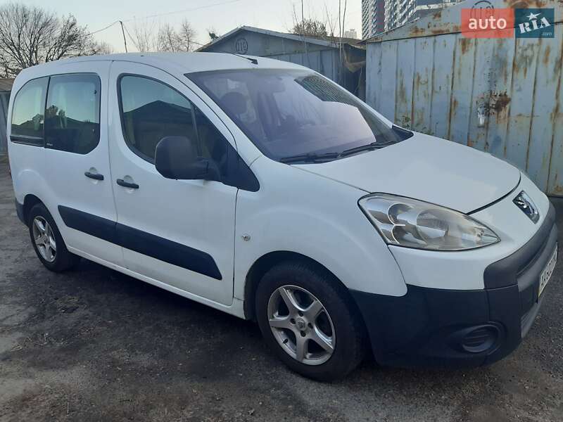 Мінівен Peugeot Partner 2009 в Києві