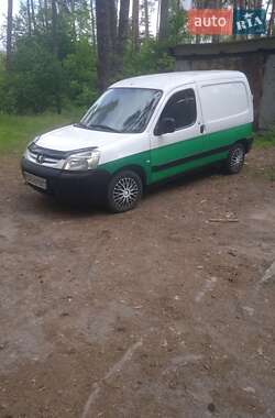 Вантажний фургон Peugeot Partner 2003 в Києві