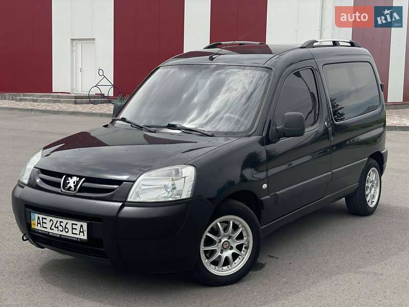 Мінівен Peugeot Partner 2004 в Дніпрі