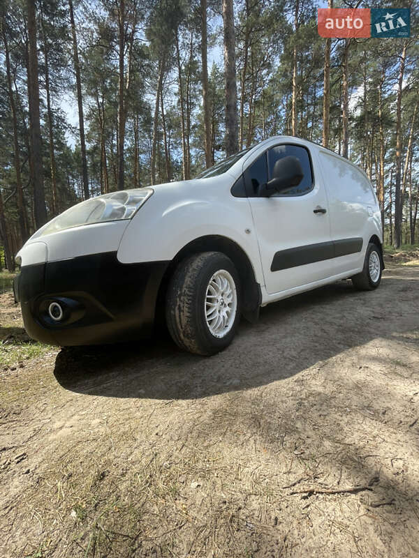 Вантажний фургон Peugeot Partner 2009 в 