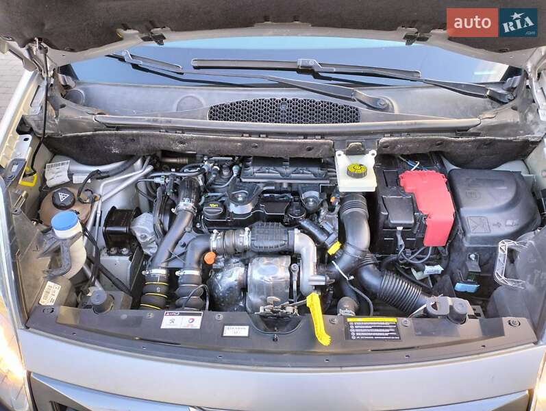 Мінівен Peugeot Partner 2015 в Одесі