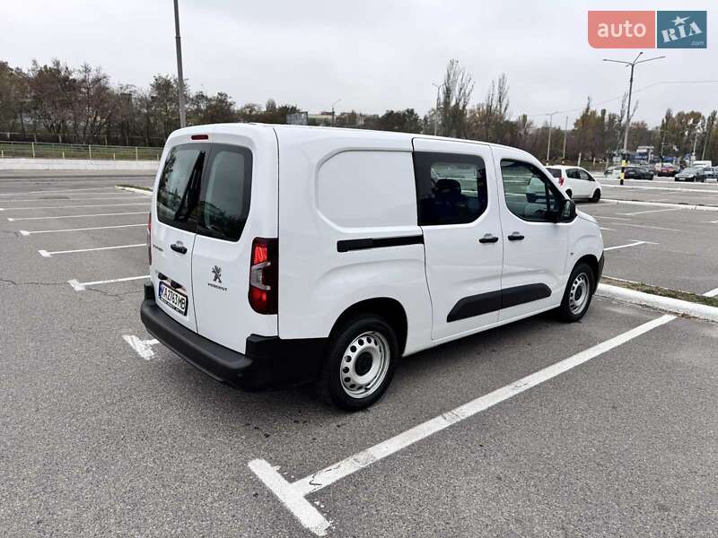 Минивэн Peugeot Partner 2023 в Киеве