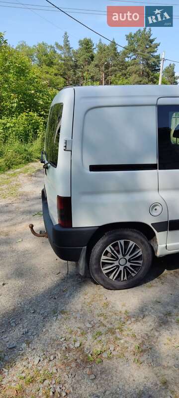Грузовой фургон Peugeot Partner 2001 в Звягеле