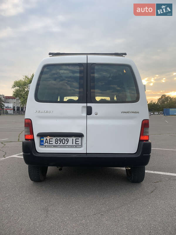 Вантажний фургон Peugeot Partner 2007 в Дніпрі