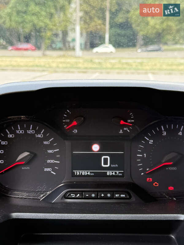 Вантажний фургон Peugeot Partner 2020 в Запоріжжі