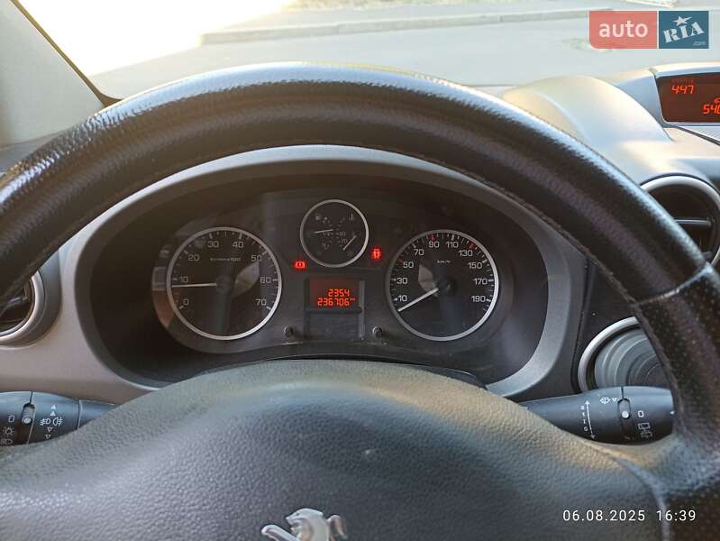 Мінівен Peugeot Partner 2015 в Одесі