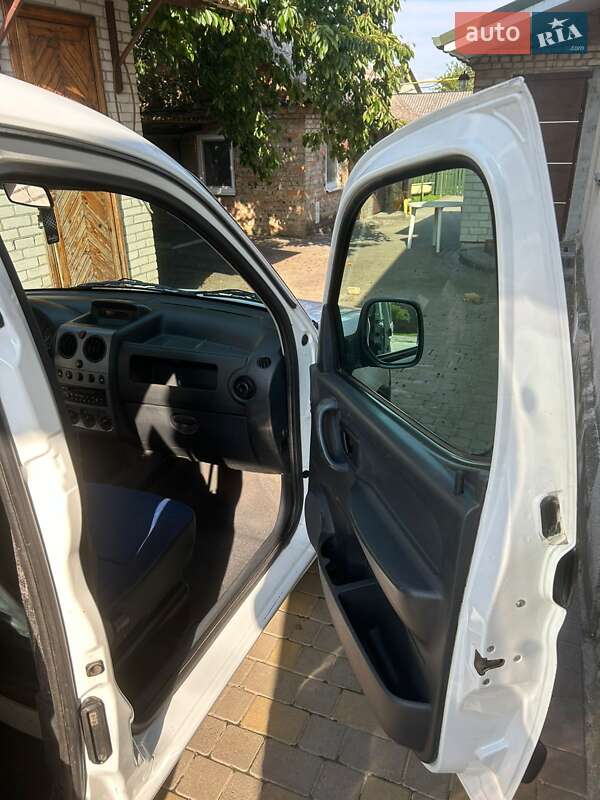 Минивэн Peugeot Partner 2005 в Нововолынске