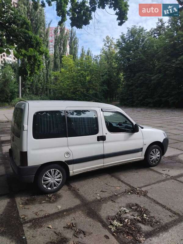 Грузопассажирский фургон Peugeot Partner 2004 в Киеве