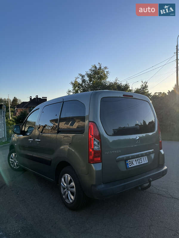 Минивэн Peugeot Partner 2011 в Ровно