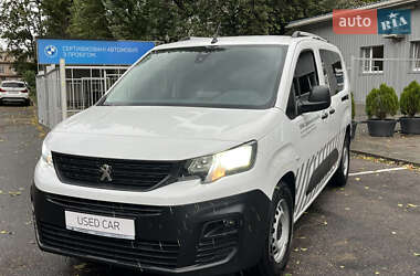 Грузопассажирский фургон Peugeot Partner 2023 в  фото 3 Грузопассажирский фургон Peugeot Partner 2023 в