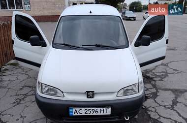 Вантажний фургон Peugeot Partner 2000 в Корнині