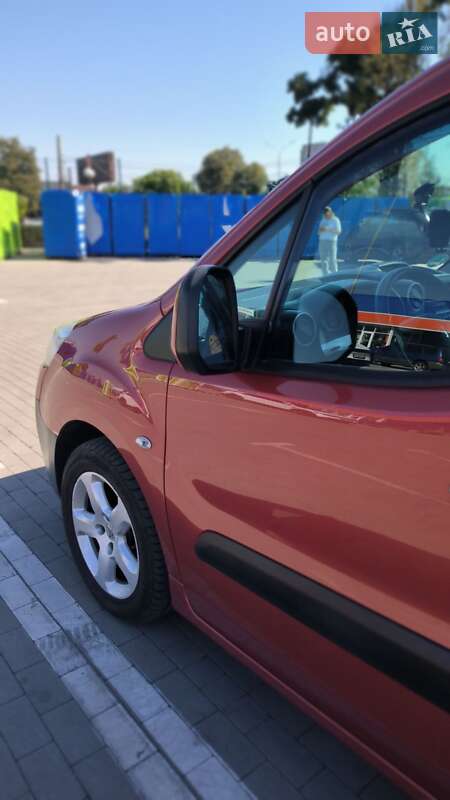 Мінівен Peugeot Partner 2010 в Кропивницькому