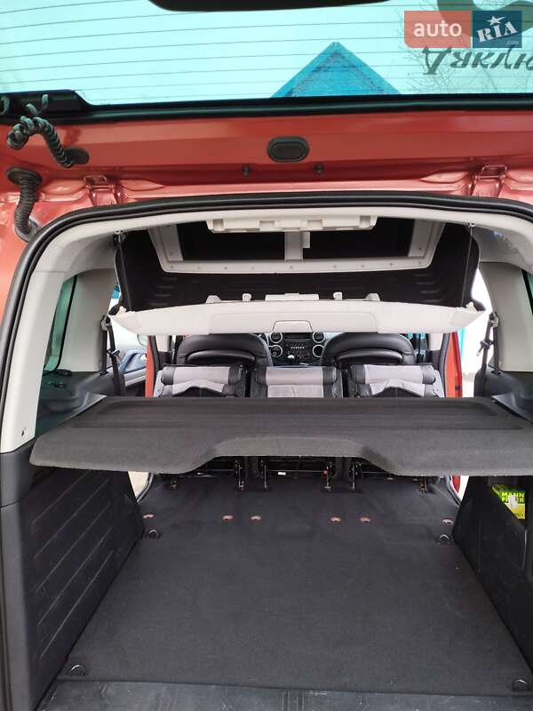 Мінівен Peugeot Partner 2010 в Кропивницькому