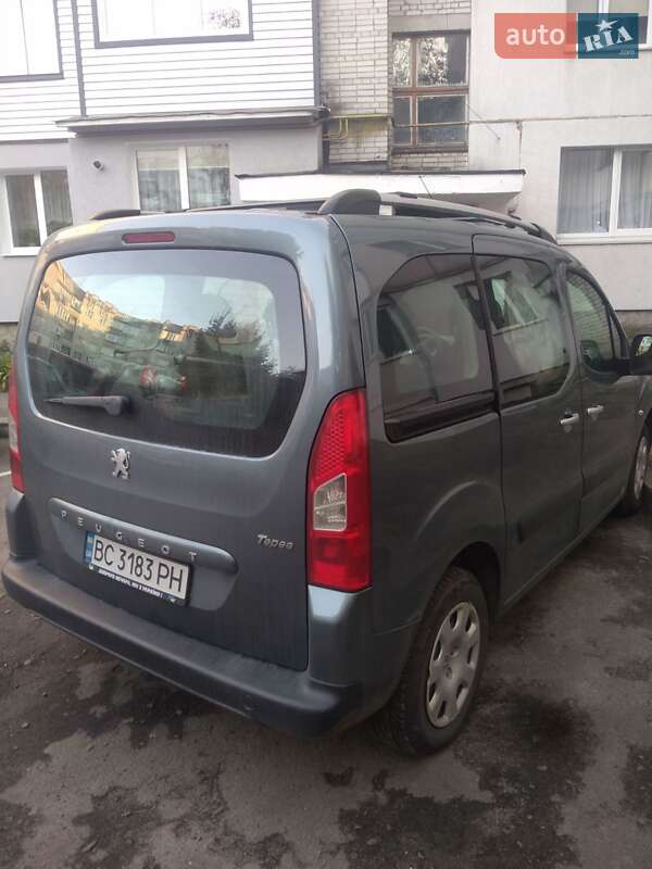 Минивэн Peugeot Partner 2011 в Сокале
