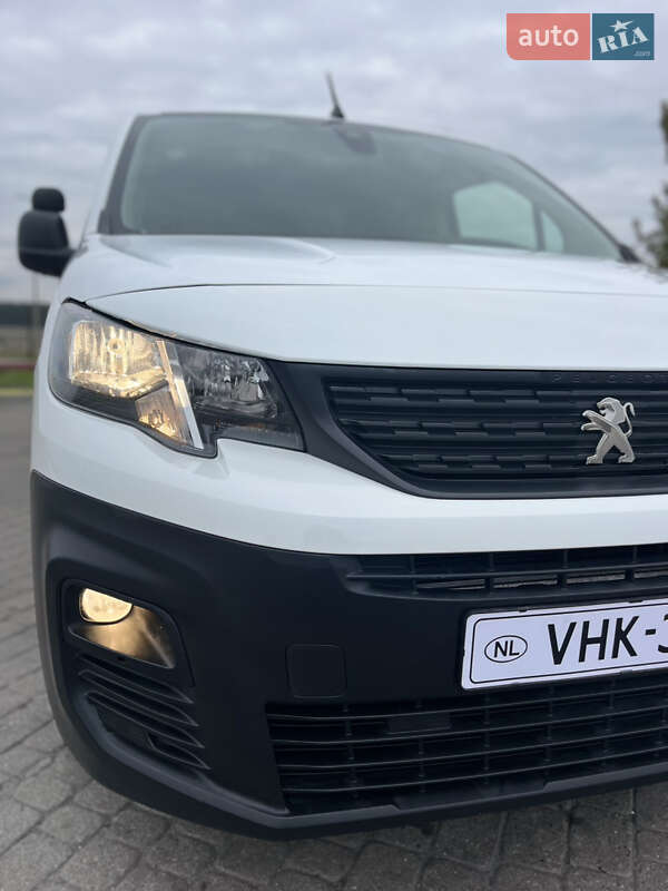 Вантажний фургон Peugeot Partner 2020 в Радивиліві
