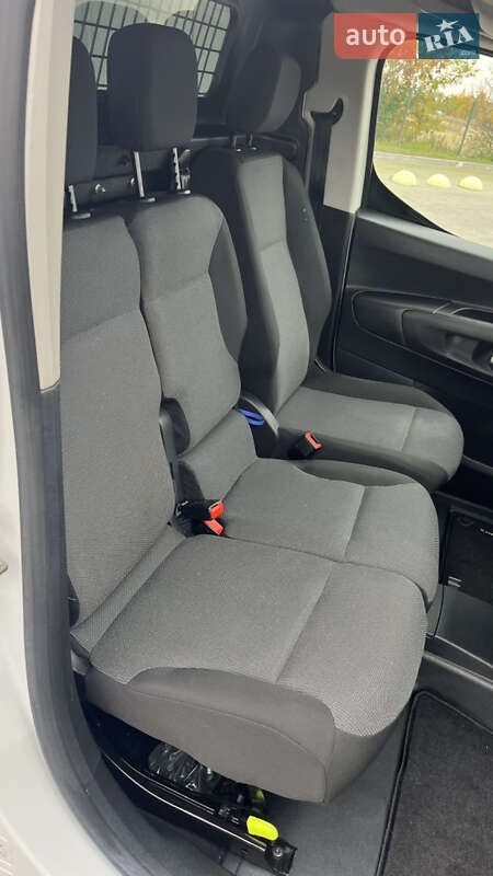 Вантажний фургон Peugeot Partner 2020 в Радивиліві