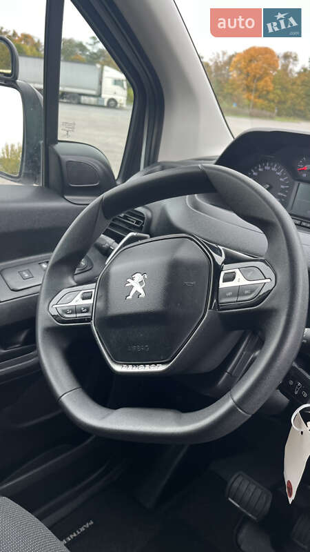 Вантажний фургон Peugeot Partner 2020 в Радивиліві