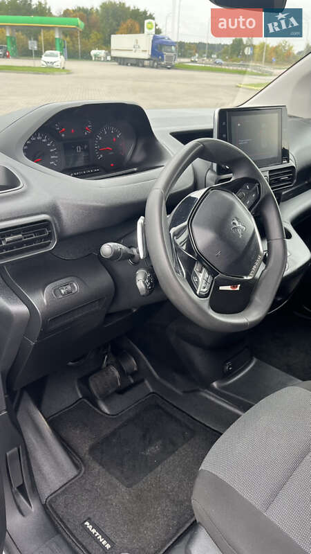 Вантажний фургон Peugeot Partner 2020 в Радивиліві