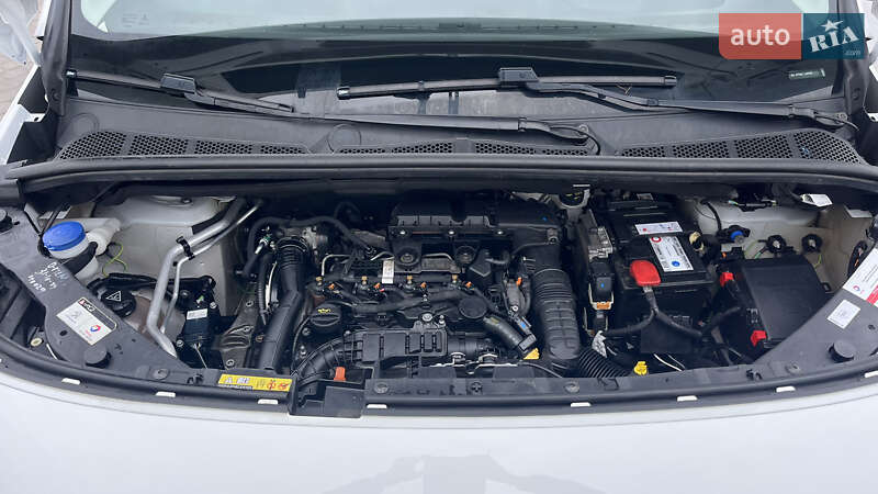 Вантажний фургон Peugeot Partner 2020 в Радивиліві