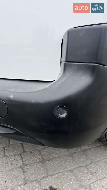 Вантажний фургон Peugeot Partner 2020 в Радивиліві