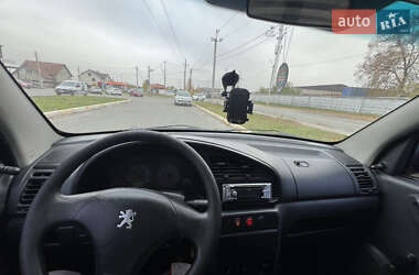Минивэн Peugeot Partner 2002 в  фото 6 Минивэн Peugeot Partner 2002 в