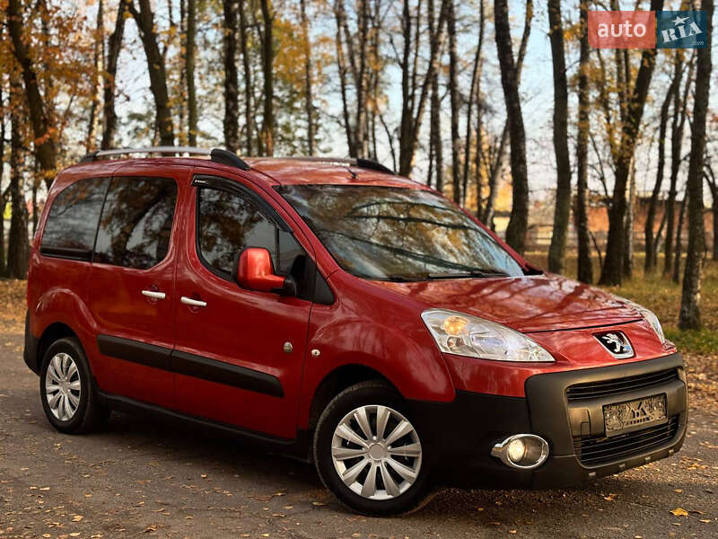 Мінівен Peugeot Partner 2010 в Охтирці