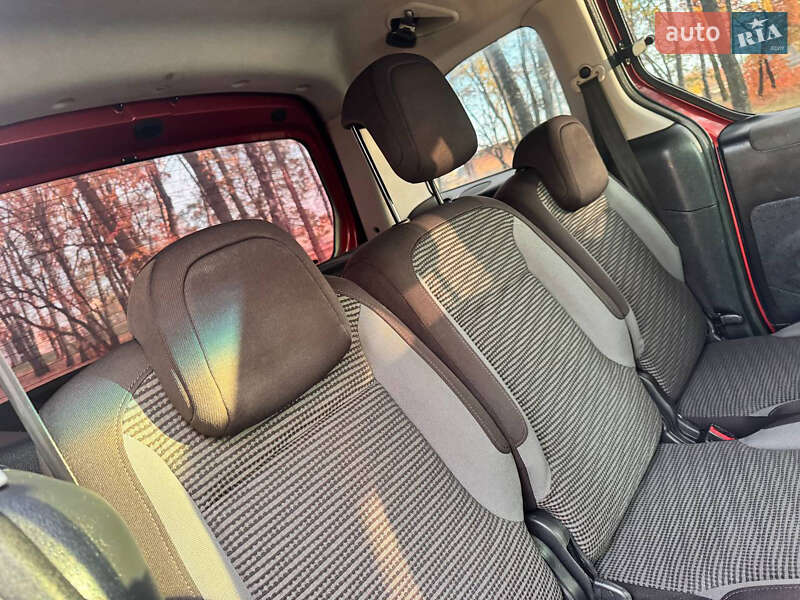 Мінівен Peugeot Partner 2010 в Охтирці