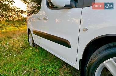 Мінівен Peugeot Partner 2010 в  фото 12 Мінівен Peugeot Partner 2010 в