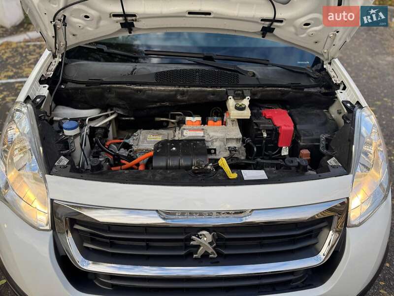 Минивэн Peugeot Partner 2017 в Каменском