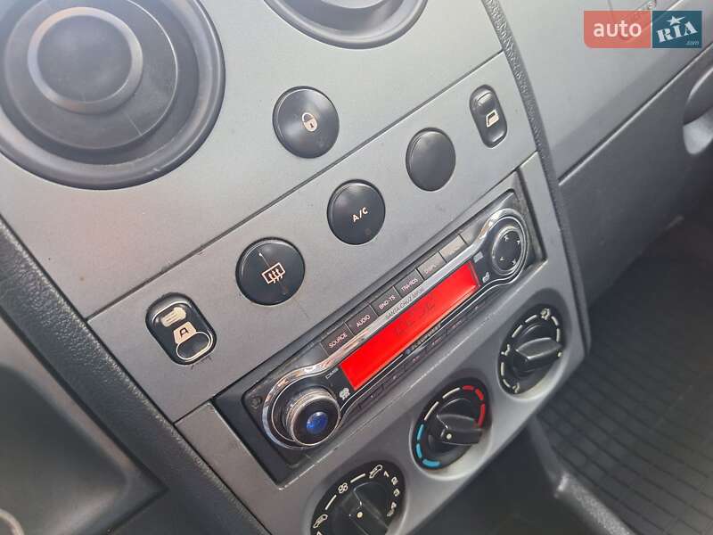 Мінівен Peugeot Partner 2007 в Чернівцях фото 31 Мінівен Peugeot Partner 2007 в Чернівцях