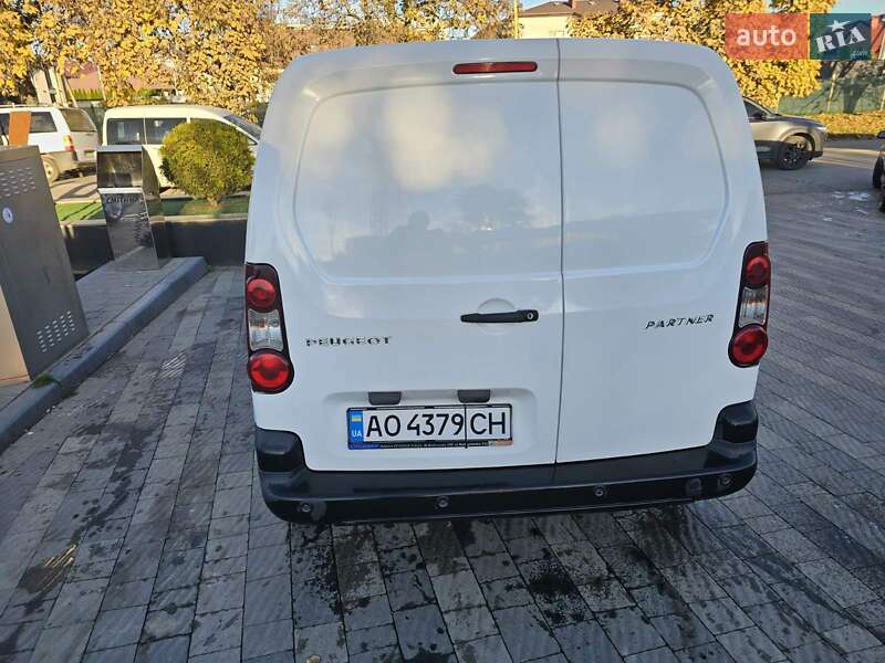 Грузовой фургон Peugeot Partner 2014 в Ужгороде