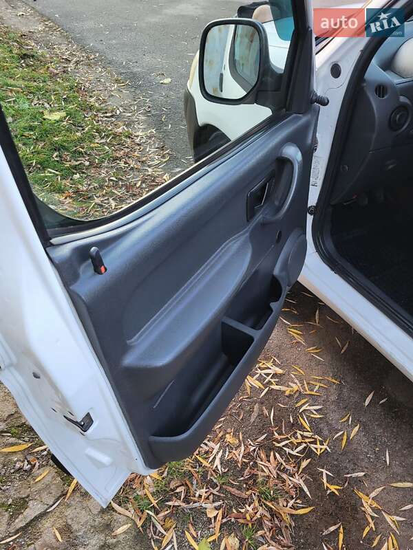 Вантажопасажирський фургон Peugeot Partner 2008 в Вінниці