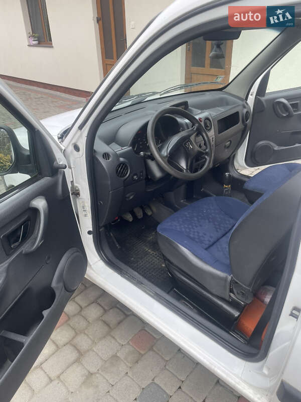 Грузопассажирский фургон Peugeot Partner 2008 в Ланчине