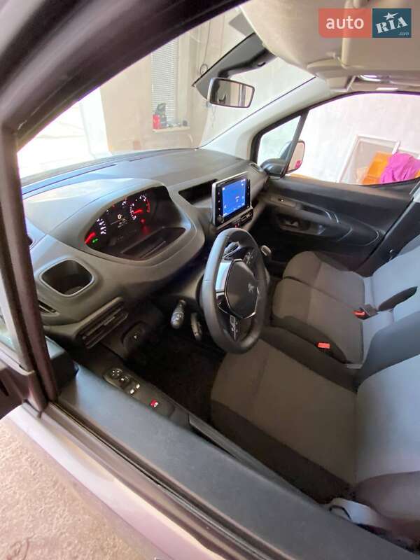 Вантажопасажирський фургон Peugeot Partner 2019 в Полтаві фото 45 Вантажопасажирський фургон Peugeot Partner 2019 в Полтаві