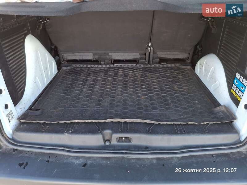 Минивэн Peugeot Partner 2017 в Киеве фото 17 Минивэн Peugeot Partner 2017 в Киеве