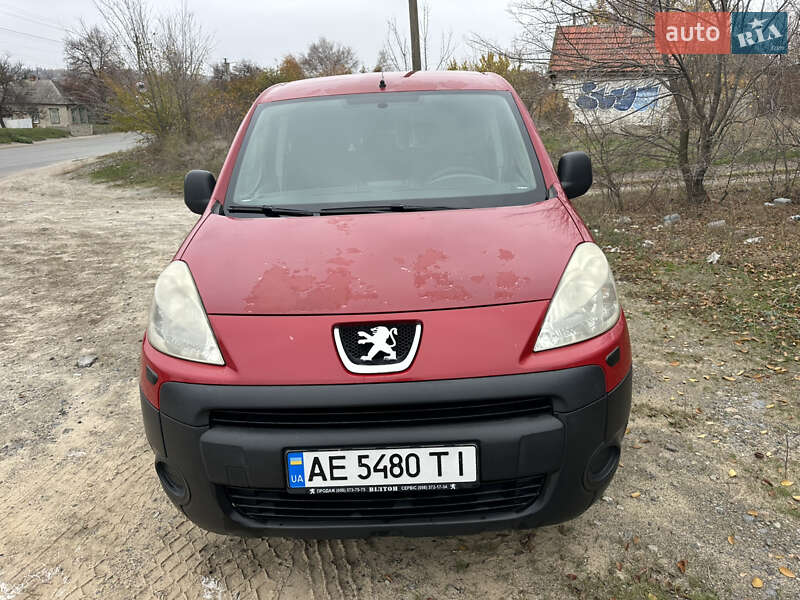 Грузовой фургон Peugeot Partner 2010 в Днепре