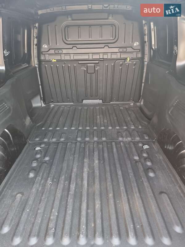 Грузовой фургон Peugeot Partner 2020 в Киеве