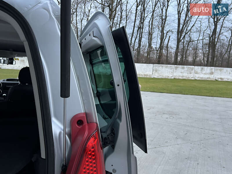 Мінівен Peugeot Partner 2011 в Луцьку