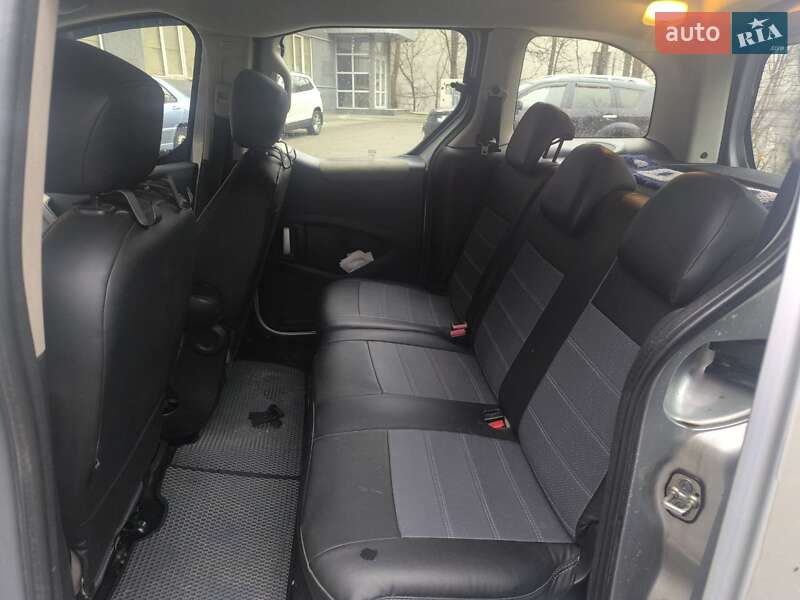 Минивэн Peugeot Partner 2010 в Киеве