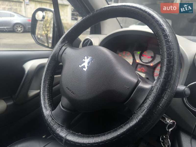 Минивэн Peugeot Partner 2010 в Киеве