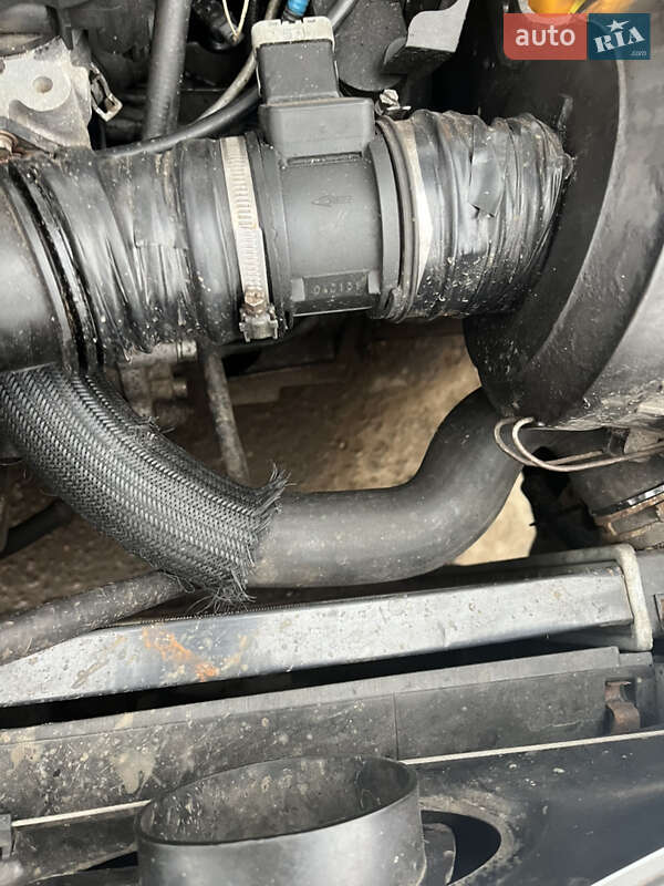 Грузовой фургон Peugeot Partner 2001 в Черновцах