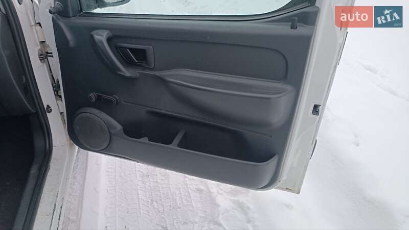 Минивэн Peugeot Partner 2004 в Сарнах