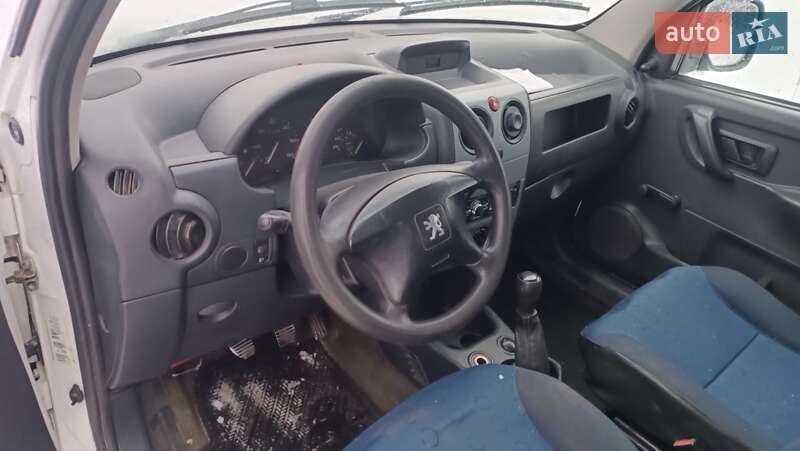 Минивэн Peugeot Partner 2004 в Сарнах