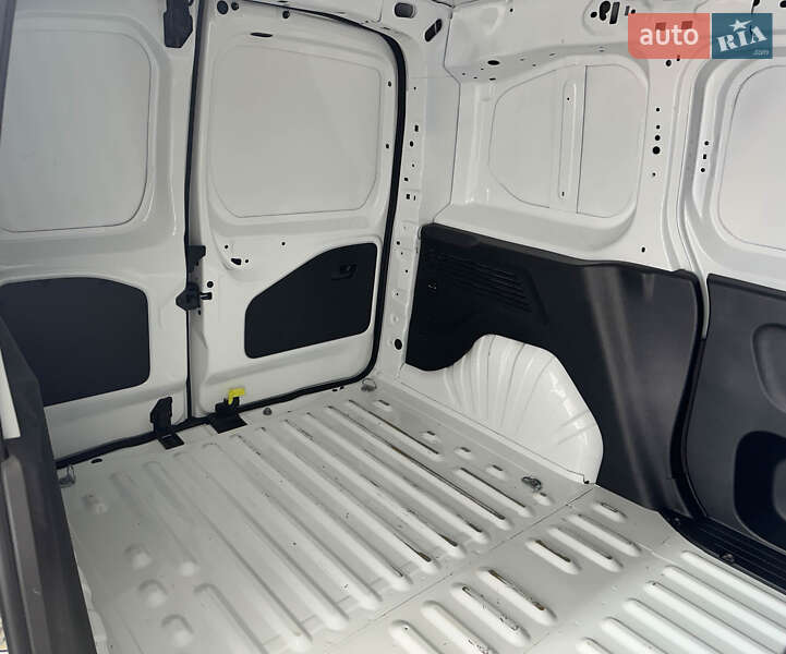 Минивэн Peugeot Partner 2020 в Львове фото 6 Минивэн Peugeot Partner 2020 в Львове
