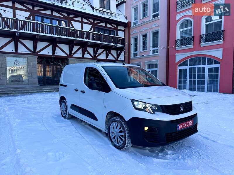 Вантажний фургон Peugeot Partner 2019 в Рівному