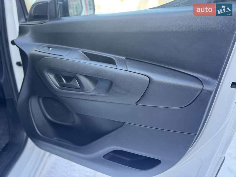 Вантажний фургон Peugeot Partner 2019 в Рівному