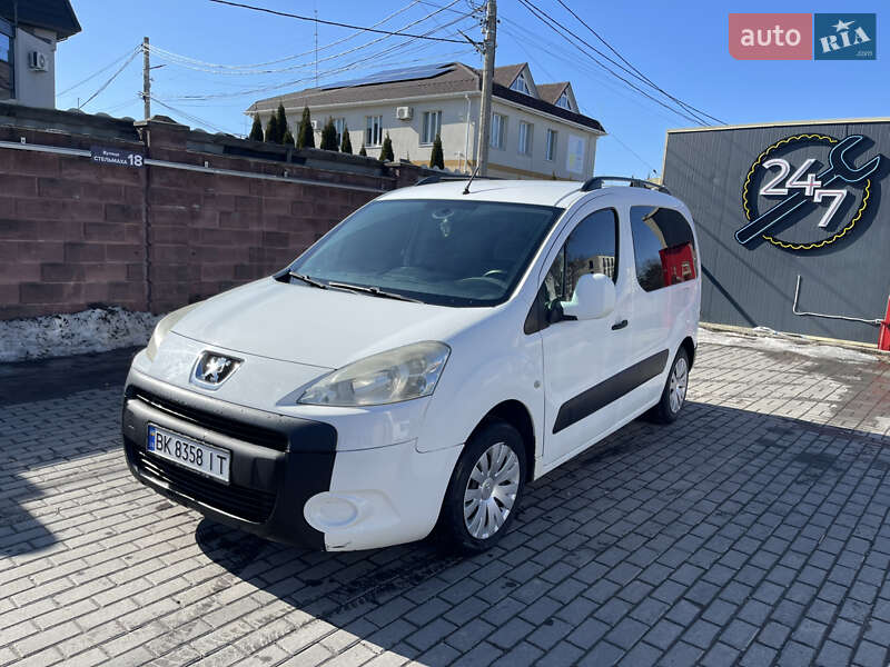 Мінівен Peugeot Partner 2010 в Рівному